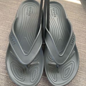 Crocs sandals Men’s size 9 woman’s size 11 gray iconic comfort